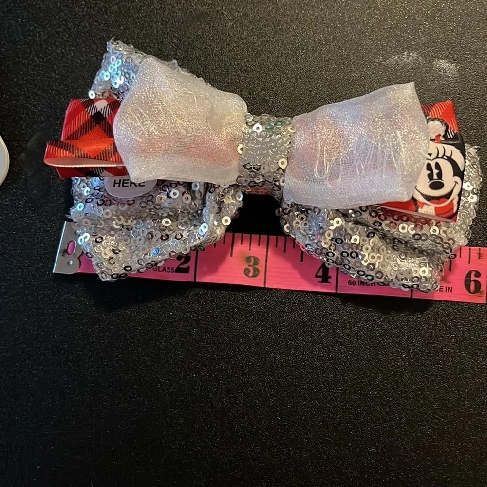 NWT Disney Minnie Mouse light up hair clip /bow